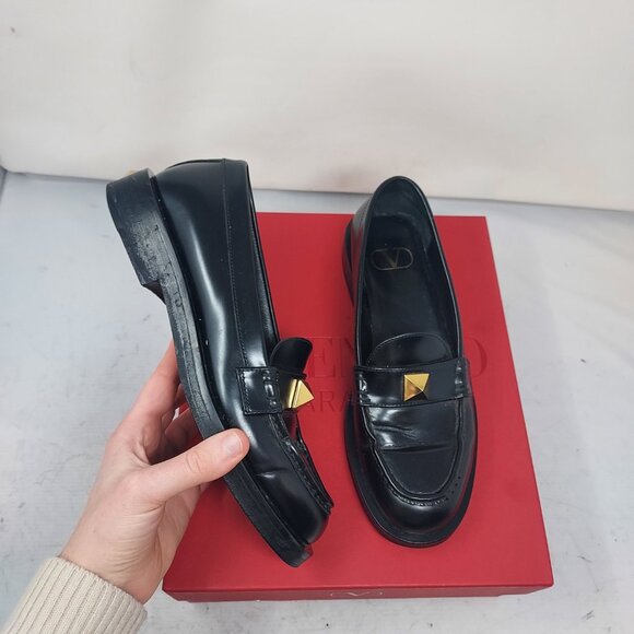 VALENTINO GARAVANI ROMAN STUD BLACK LEATHER LOAFER - Picture 5 of 13